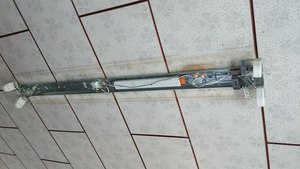 直管ＬＥＤ照明交換に悪戦苦闘＜事務所＞